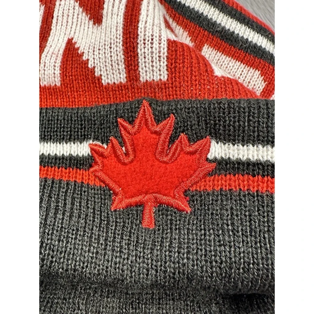 CANADA  OLYMPIC TEAM  TOQUE‎ Beanie Cuffed Knit Hat Pom Pom Toddler Ski Winter